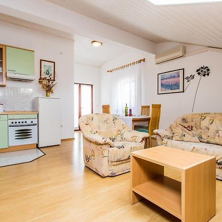 Guest House Lavanda 4 Njivice Luaran gambar