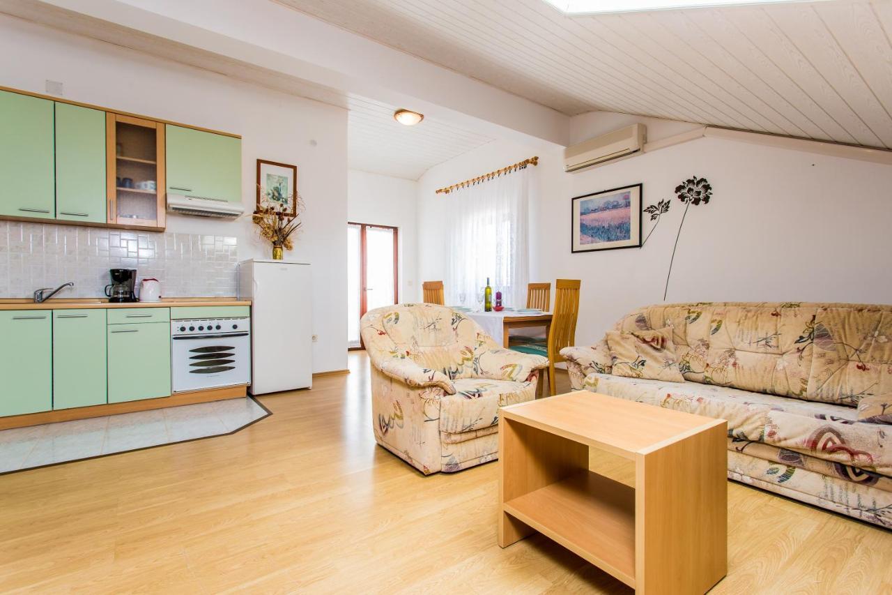 Guest House Lavanda 4 Njivice Luaran gambar