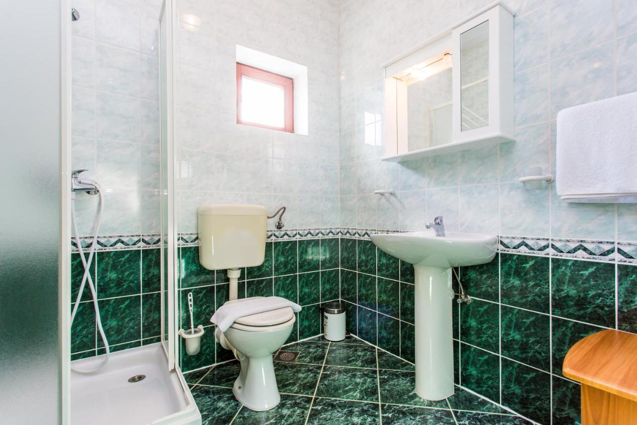 Guest House Lavanda 4 Njivice Luaran gambar